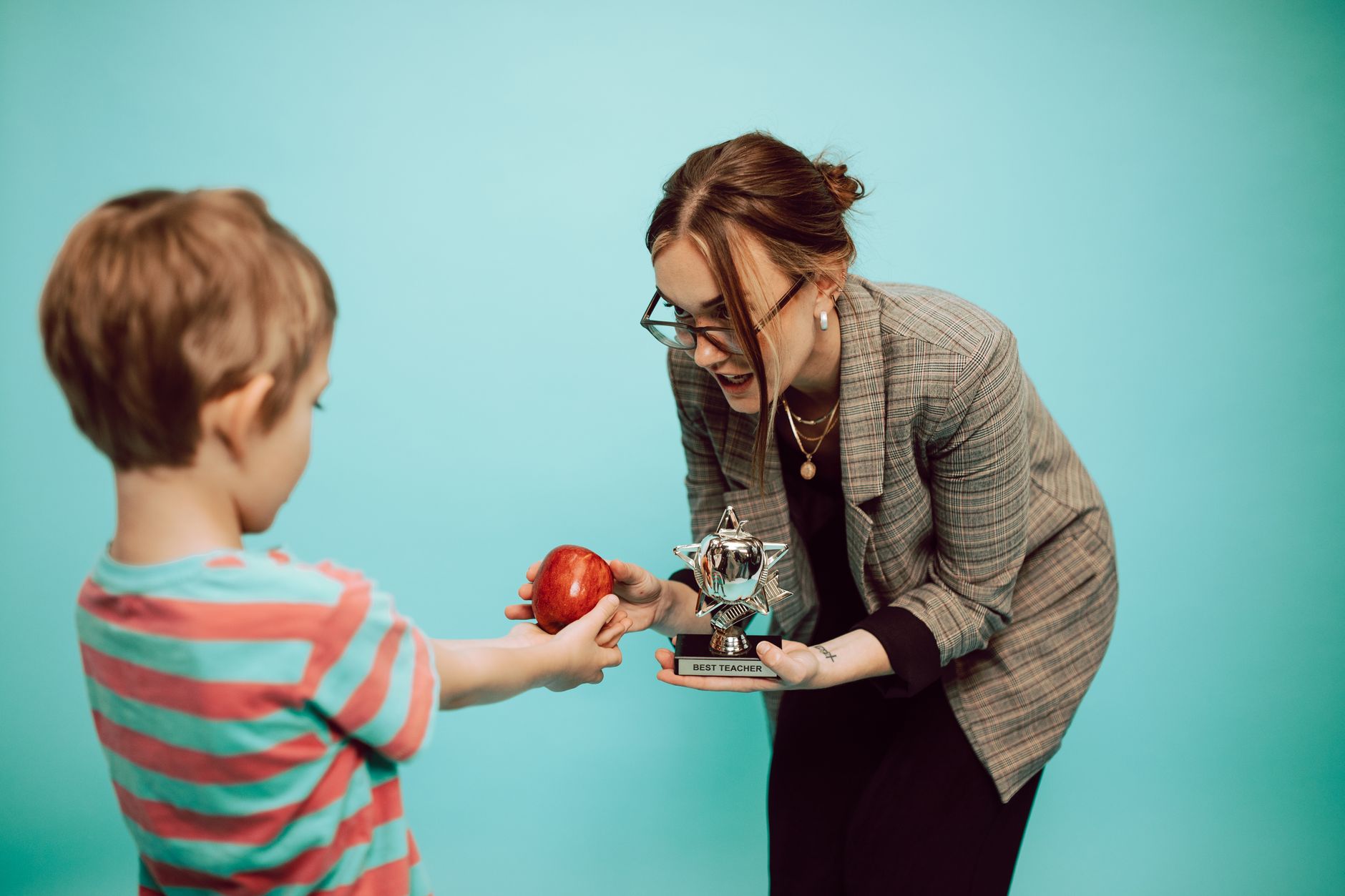 Thoughtful Teacher Gift Ideas to Show Appreciation (Under $30)